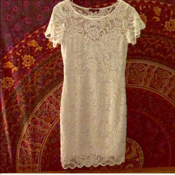 Dresses & Skirts - White Floral Laced Bodycon Dress